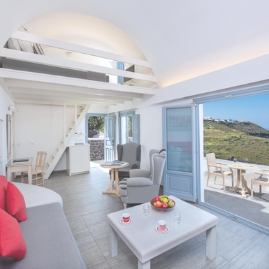 Suite with caldera view - street level image